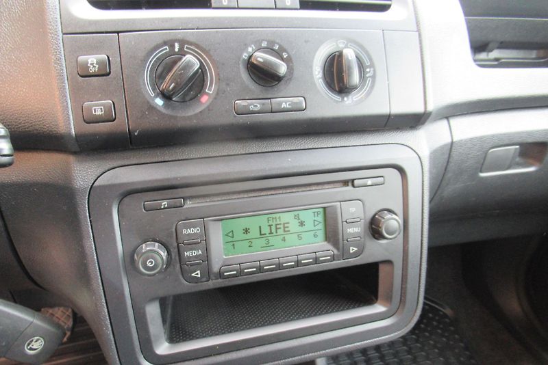 Škoda Fabia 1.2 TSi KLIMA TAŽNÉ - fotka 13 z 29