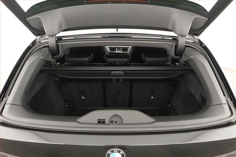 BMW Řada 3 (2020) 320 d xDrive - fotka 13 z 26