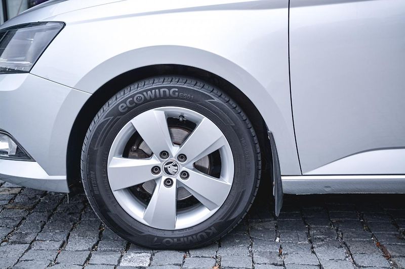 Škoda Fabia (2017) III 1.0 55kw Style Combi 1 MAJ - fotka 17 z 38