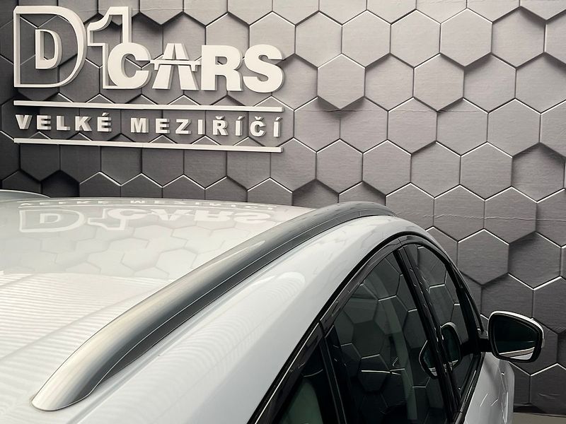 Ford S-MAX 2.0 EB Titanium LED manuál - fotka 45 z 58