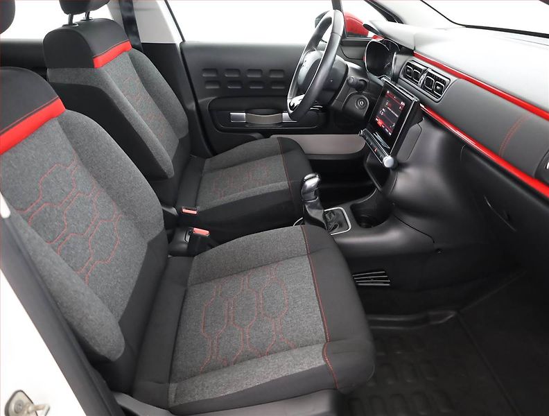 Citroën C3 (2018) 1.2 PureTech, ČR,1.maj - fotka 7 z 16