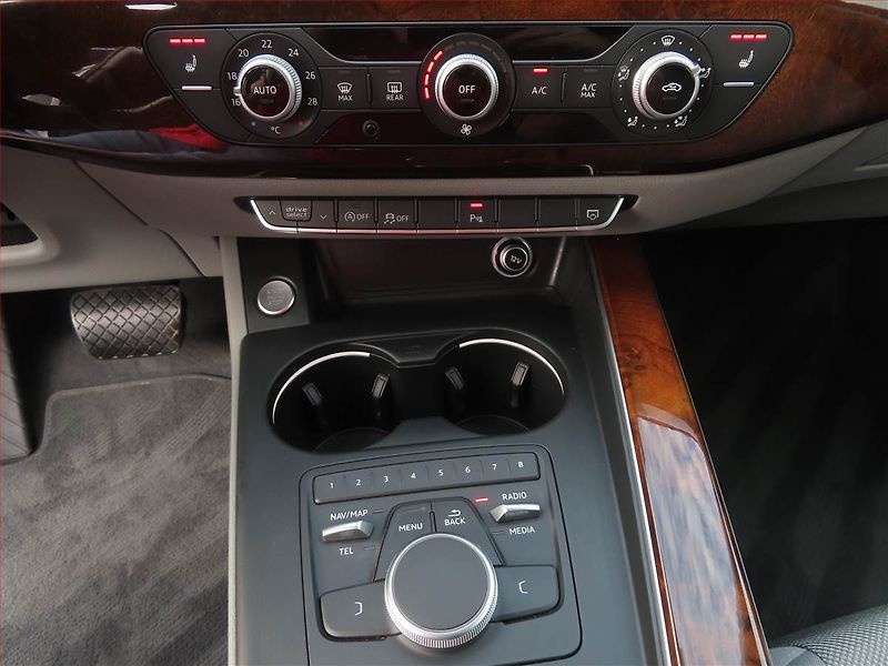Audi A4 (2018) 2.0 TDI, Automat, Serv.kniha - fotka 19 z 24