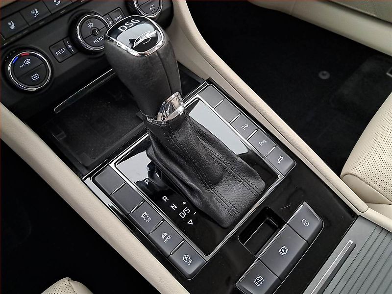 Škoda Superb (2017) Laurin&Klement 2.0 TSI, 4X4 - fotka 16 z 20