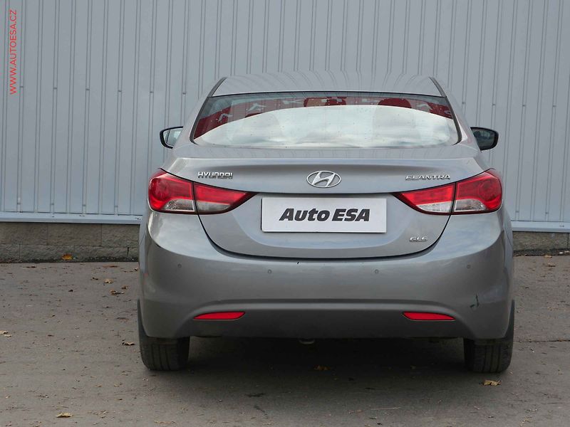 Hyundai Elantra (2011) 1.6i 16V, ČR, AC, tempo - fotka 5 z 17