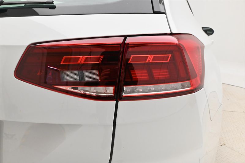 Volkswagen Passat 2,0 TDI 110 kW DSG Business Zá - fotka 30 z 31
