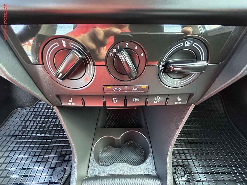 Škoda Rapid (2018) 1.0 TSI, ČR, STK2/28 - fotka 14 z 16