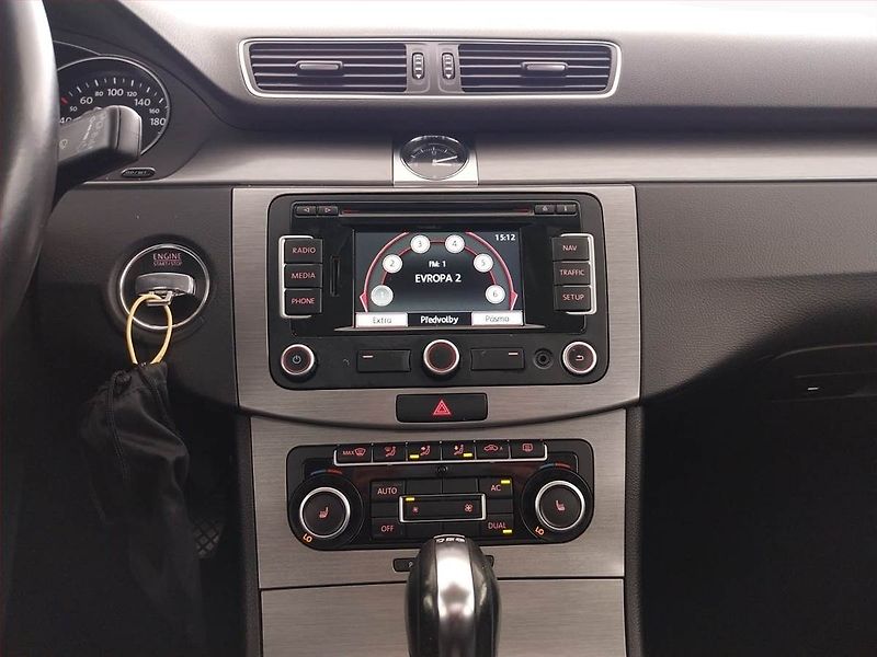Volkswagen Passat (2011) Comfortline 2.0 TDI, Automat - fotka 12 z 22