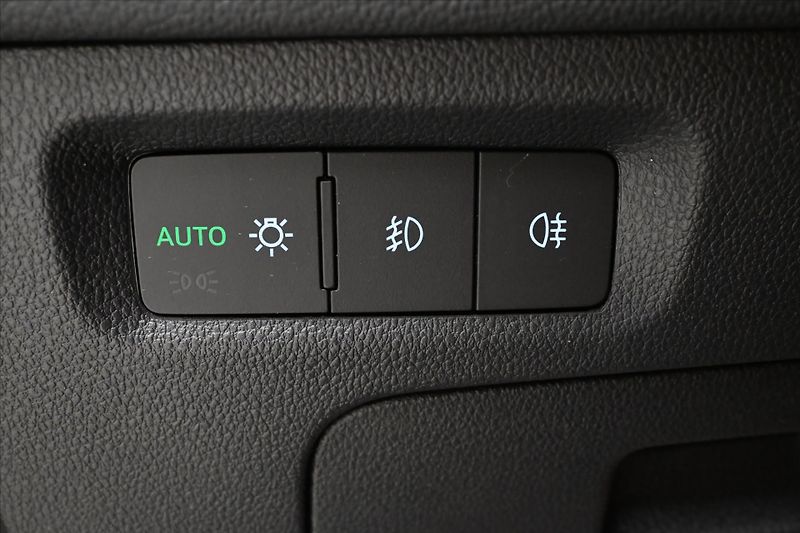 Škoda Octavia 1,5 TSI 110 kW TAŽNÉ NAVI Záru - fotka 27 z 32