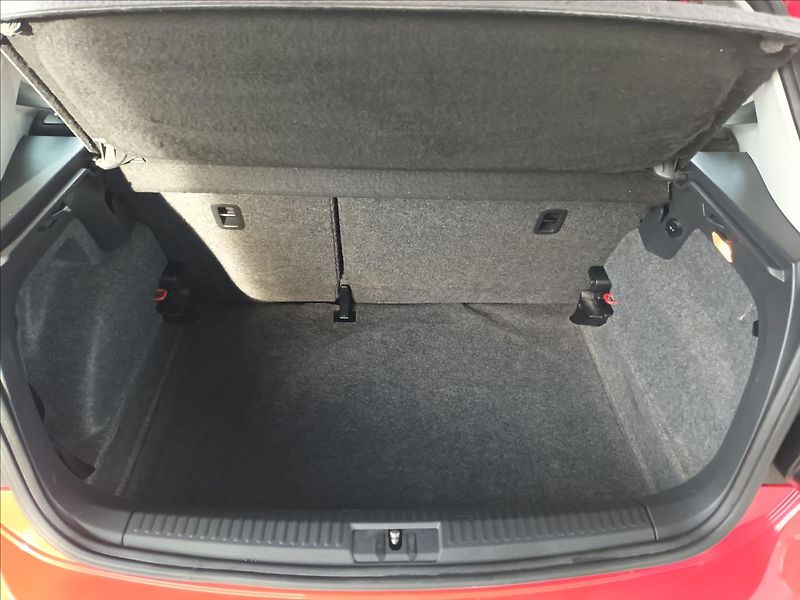 Volkswagen Polo 1,2 HTP,44KW,KLIMA,SERVISKA,ES - fotka 20 z 40