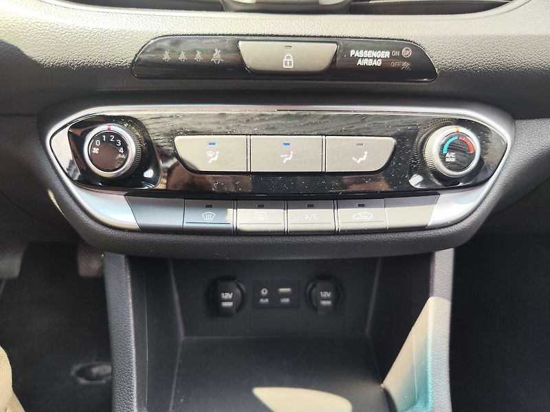 Hyundai i30 1.0 T-GDI/88kW Best of Czech - fotka 15 z 28