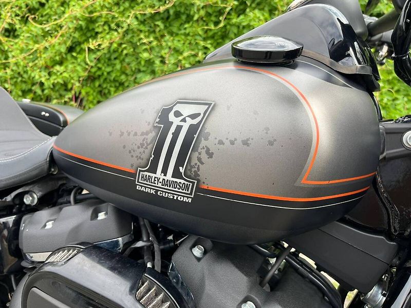 Harley-Davidson FXFBS Softail Fat Bob 114cui (2020) - fotka 11 z 17