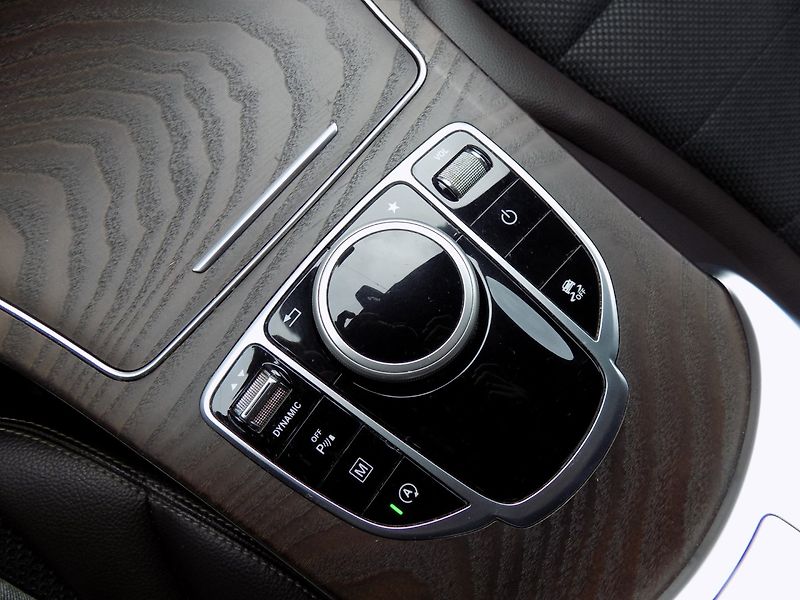 Mercedes-Benz GLC (2018) 250d/AMG Line/4-Matic/ČR/DPH/ - fotka 32 z 40