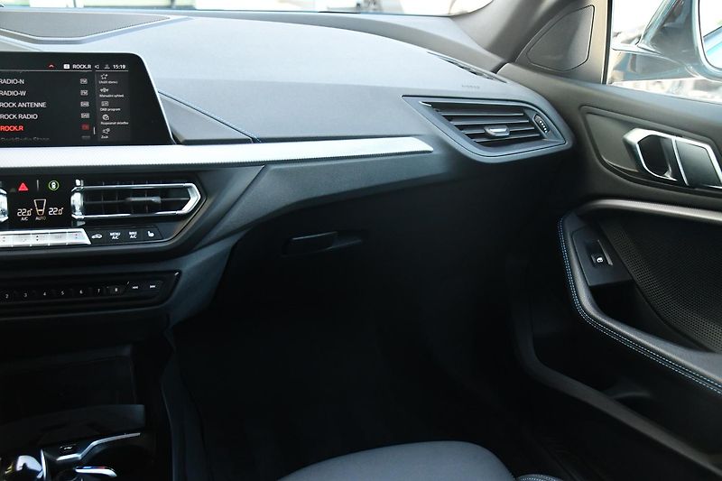 BMW Řada 2 218d M-PERFORMANCE TAŽNÉ 1M ČR - fotka 8 z 37