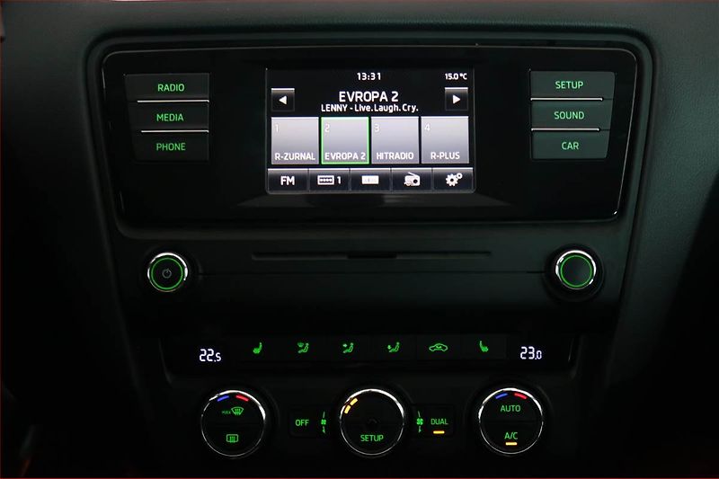 Škoda Octavia (2014) Ambition 1.6 TDI, Serv.kniha - fotka 12 z 17