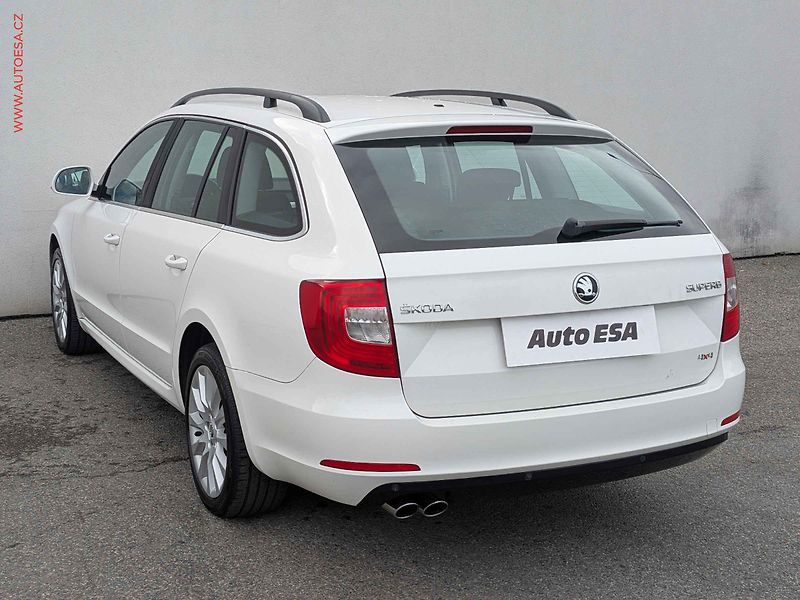 Škoda Superb (2015) 2.0TDi 4x4, ČR, DSG, xenon - fotka 6 z 18