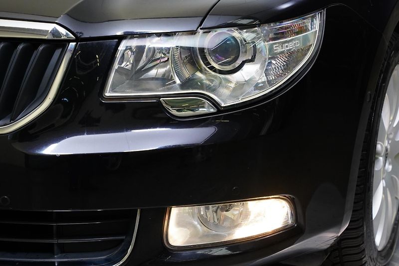 Škoda Superb - fotka 9 z 28