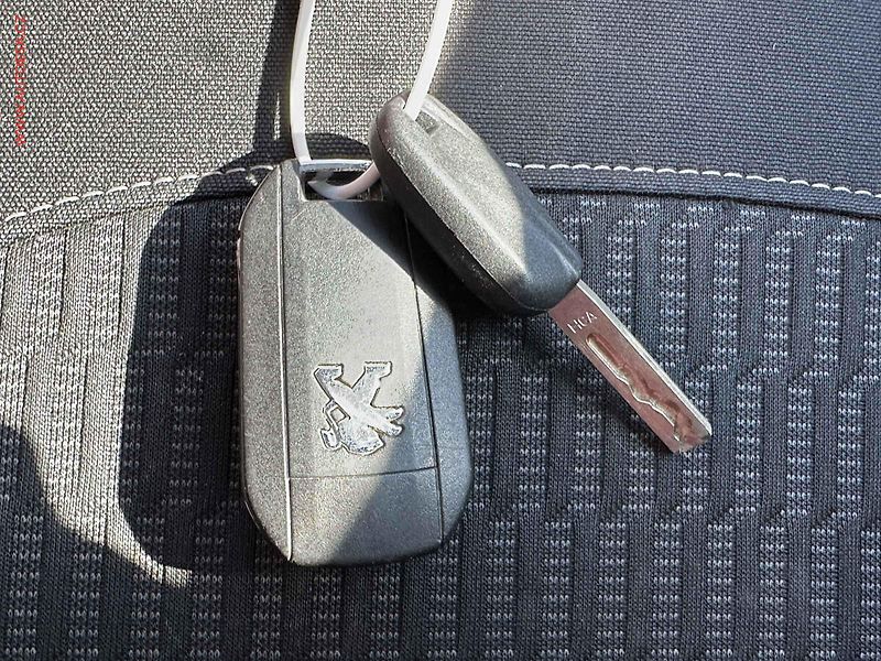 Peugeot 208 (2019) 1.2i, ČR, AC - fotka 19 z 19
