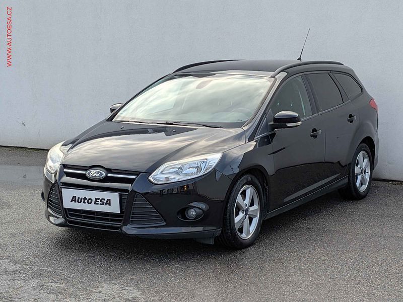 Ford Focus (2012) 1.6TDCi, AC, tempo, park.sist - fotka 3 z 16
