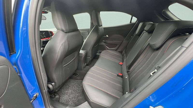 Opel Mokka GS Line 5DR 1.2 TURBO 74kW MT6 - fotka 31 z 40