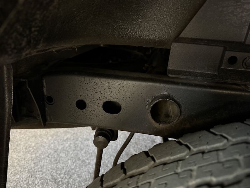 Nissan Navara 2,3 dCi Hardtop,manuál,Top sta - fotka 26 z 30