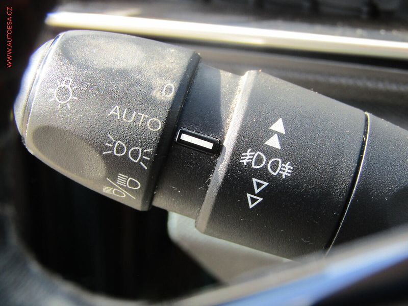 Peugeot 5008 (2019) 1.5 HDi, ČR, Active - fotka 13 z 24