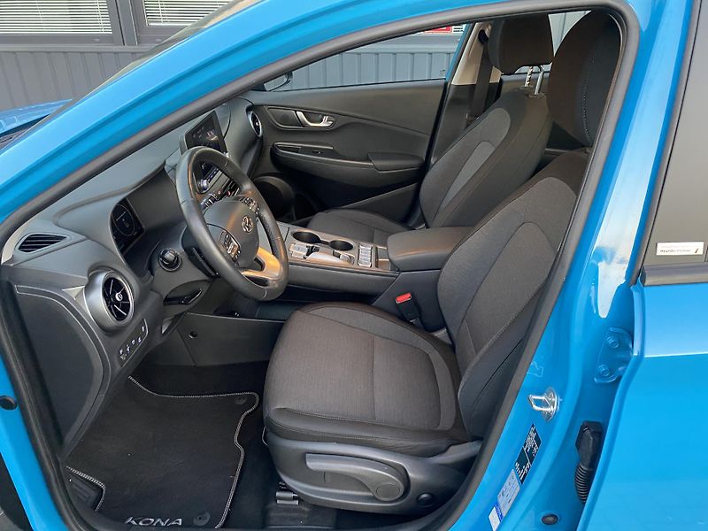 Hyundai Kona ELECTRIC 100kW- VÝHŘEV SEDAČEK - fotka 16 z 43