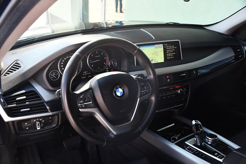 BMW X5 xDrive30d NAVI KŮŽE KAMERA - fotka 15 z 39