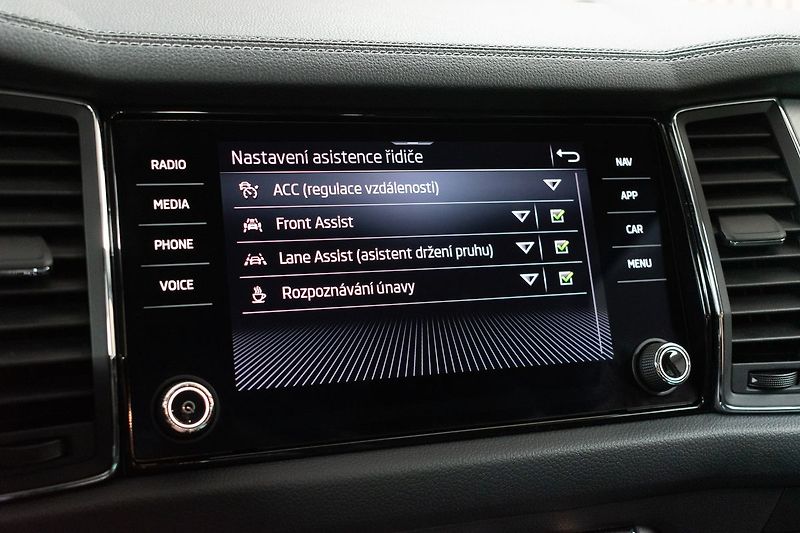 Škoda Kodiaq 2.0 TDI 110*DSG*ACC*KAMERA*DPH - fotka 26 z 38