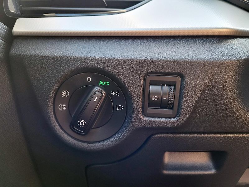 Škoda Scala 1.0 TSI 70kW AMBITION *ČR - fotka 20 z 42