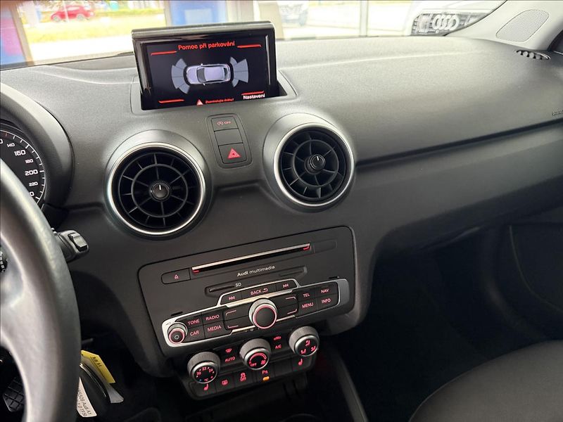 Audi A1 1,0   TFSI SPORTBACK ULTRA - fotka 17 z 22