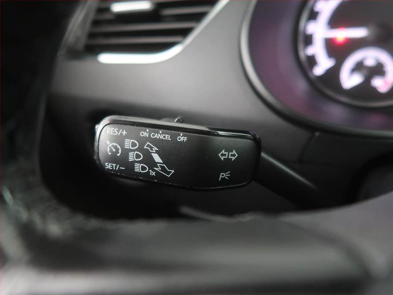 Škoda Octavia (2017) Ambition 1.6 TDI, Tempomat - fotka 16 z 17