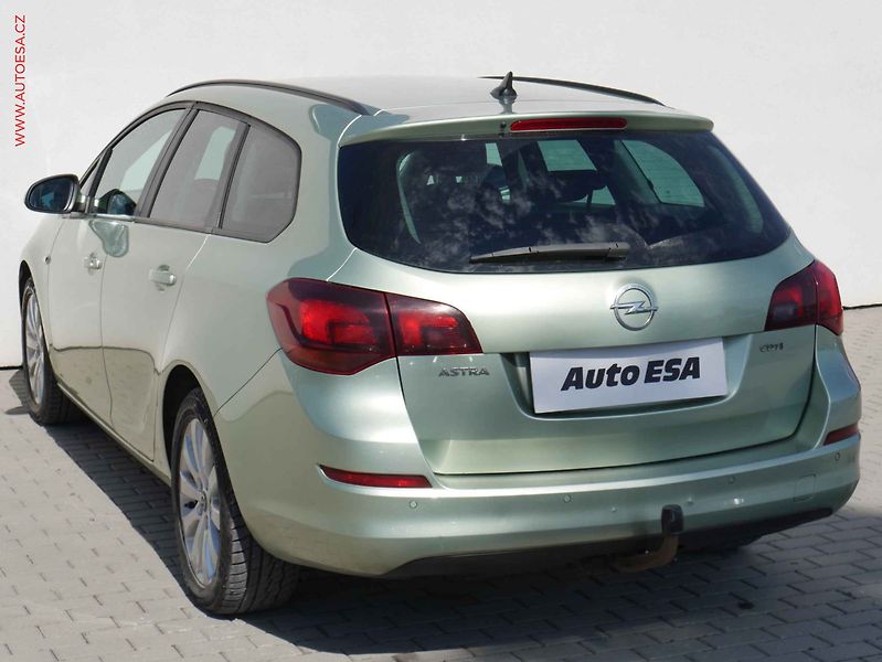 Opel Astra (2011) 1.7 CDTI, Klima, AC - fotka 6 z 19