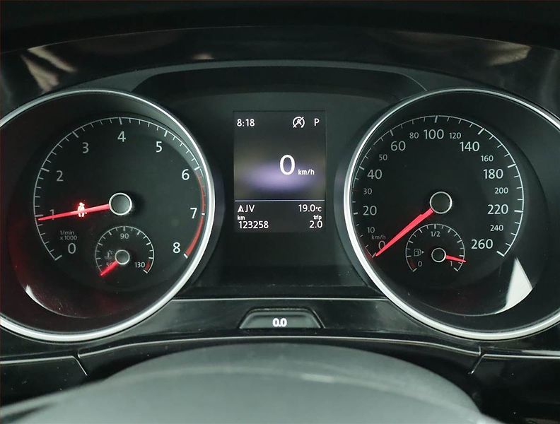 Volkswagen Touran (2020) Highline 1.5 TSI - fotka 11 z 25