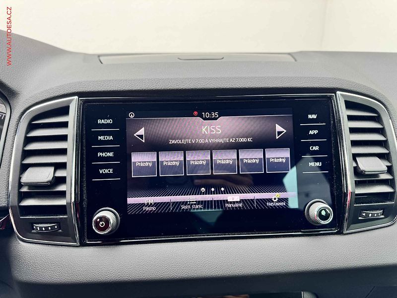 Škoda Karoq (2018) 1.0 TSi, Style, LED, kamera - fotka 9 z 15