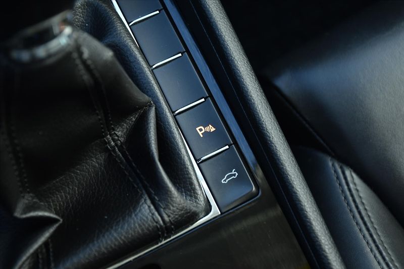 Škoda Superb 2.0TDi BIXENON KŮŽE ACC ČR - fotka 20 z 29