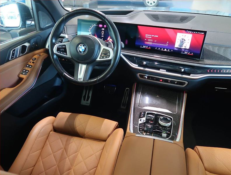 BMW X5 (2023) xDrive30d - fotka 7 z 14