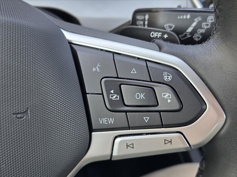 Volkswagen Golf 1,5 eTSi 110kW DSG Tov.záruka - fotka 16 z 22