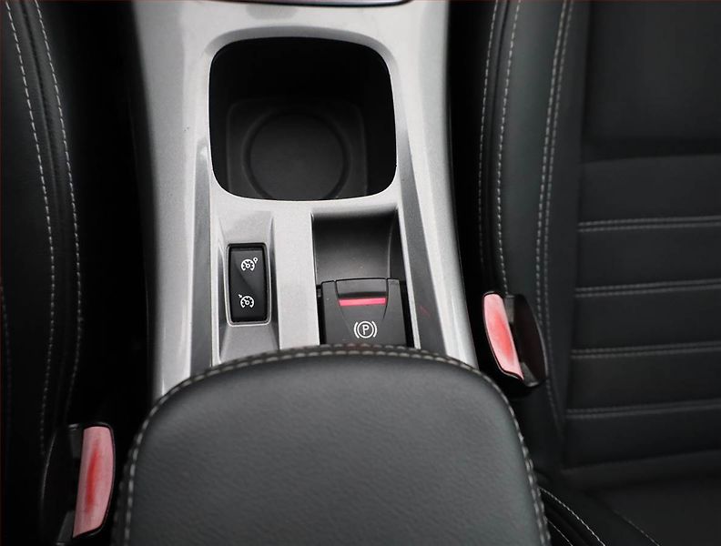 Renault Laguna (2011) 2.0 DCi, po STK, Tažné - fotka 15 z 19