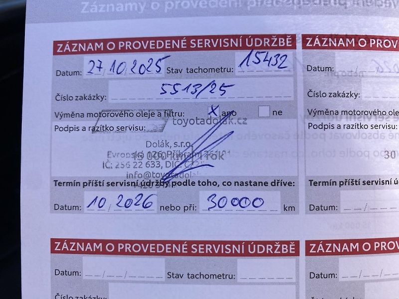 Toyota Corolla 1.8HEV, ČR, Style, DPH - fotka 16 z 16