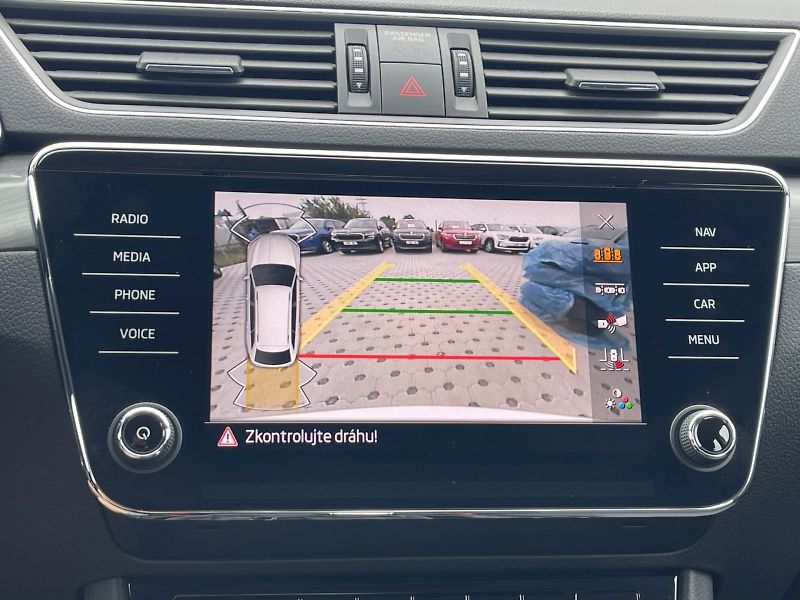 Škoda Superb (2022) 2.0 TDI 110kW DSG Style Plus c - fotka 16 z 34