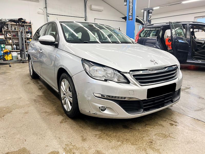 Peugeot 308 SW 1.6 BLUE HDI 88kW - fotka 1 z 18