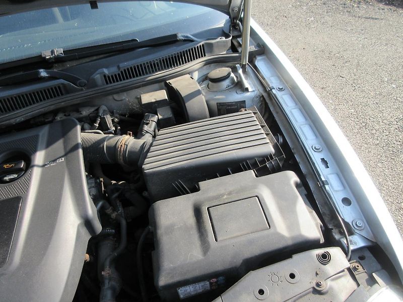 Volkswagen Golf (2003) OCEAN 1,9 TDI 74 kw - fotka 23 z 25