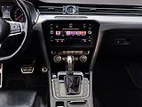 Volkswagen Passat (2018) R-Line 2.0 TDI, Automat, Kůže - náhled 12