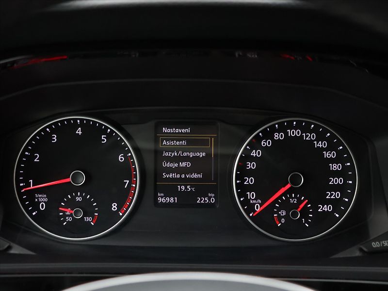 Volkswagen Multivan 2,0 TSI 150 kW 4x4 DPH - fotka 21 z 41