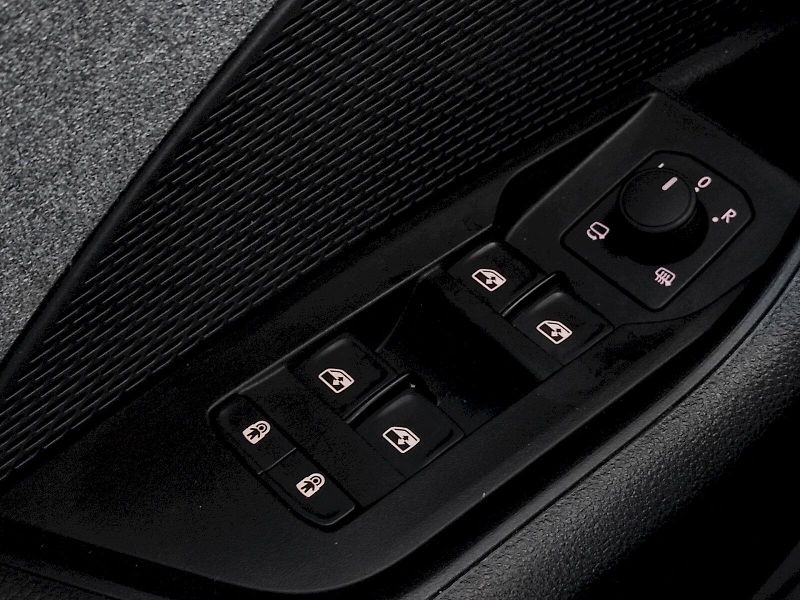 Škoda Octavia (2025) Combi Top Selection 1,5 Tsi 11 - fotka 25 z 38