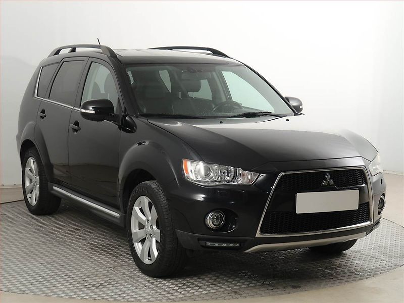 Mitsubishi Outlander (2012) 2.2 DI-D, 4X4, 7 míst, ČR - fotografie inzerátu