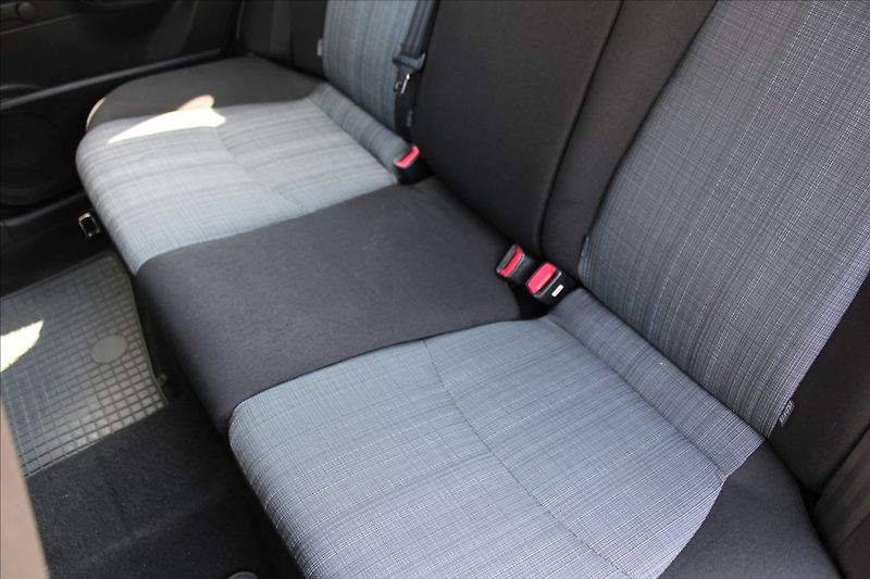 Kia Ceed 1,4 i  NOVÉ V ČR,1.MAJITEL - fotka 18 z 20