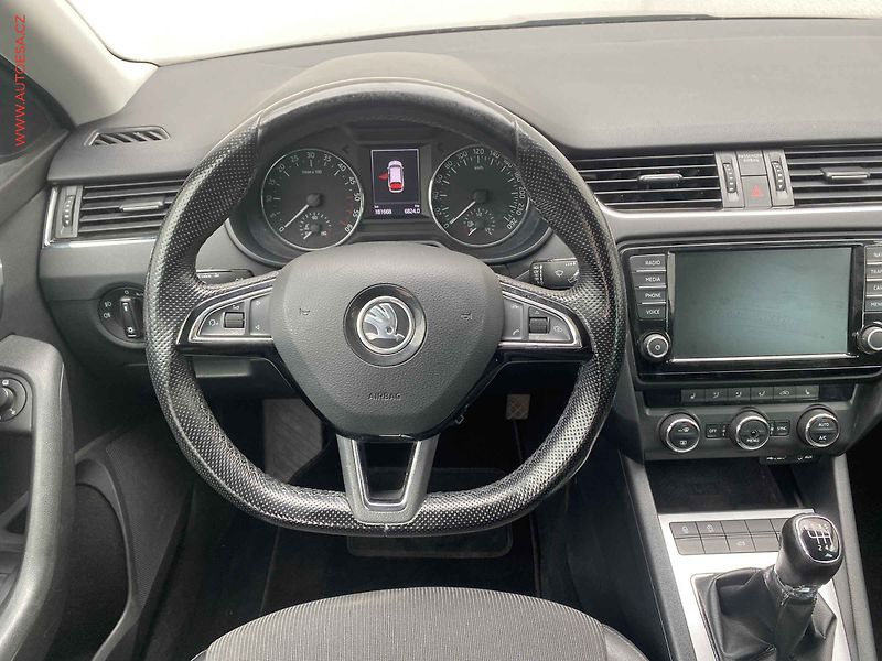 Škoda Octavia (2017) 2.0 TDi, Style, navi - fotka 11 z 17
