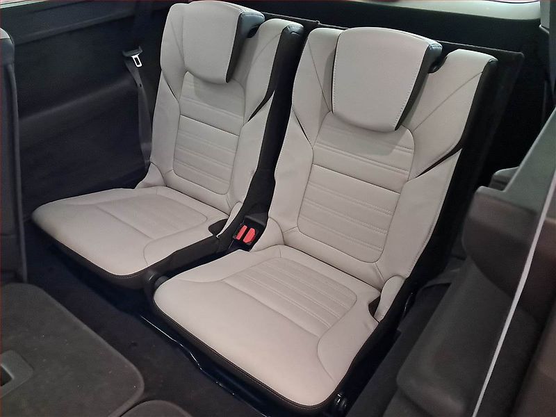 Renault Espace (2017) 1.6 dCi, Automat, 7 míst, Kůže - fotka 17 z 23