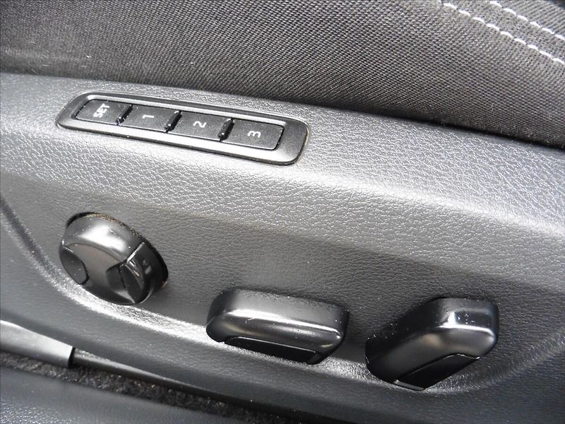 Škoda Superb 2,0 TDi Style Navi  III Combi - fotka 10 z 18
